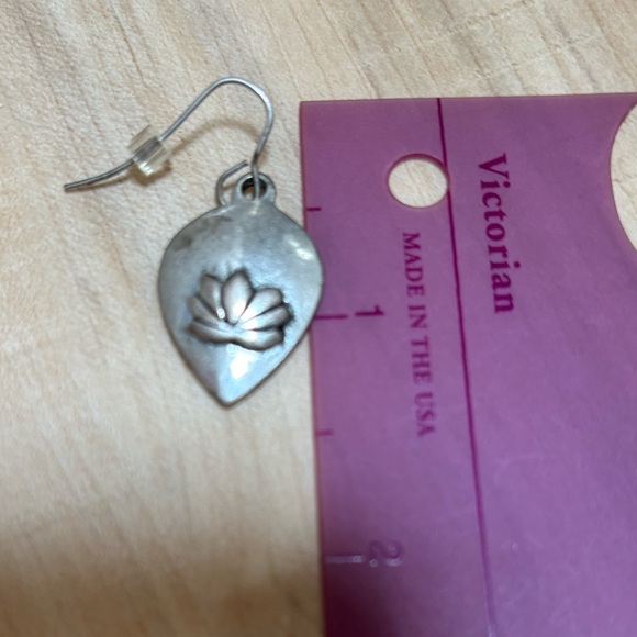 Chico’s earrings - Picture 2 of 5